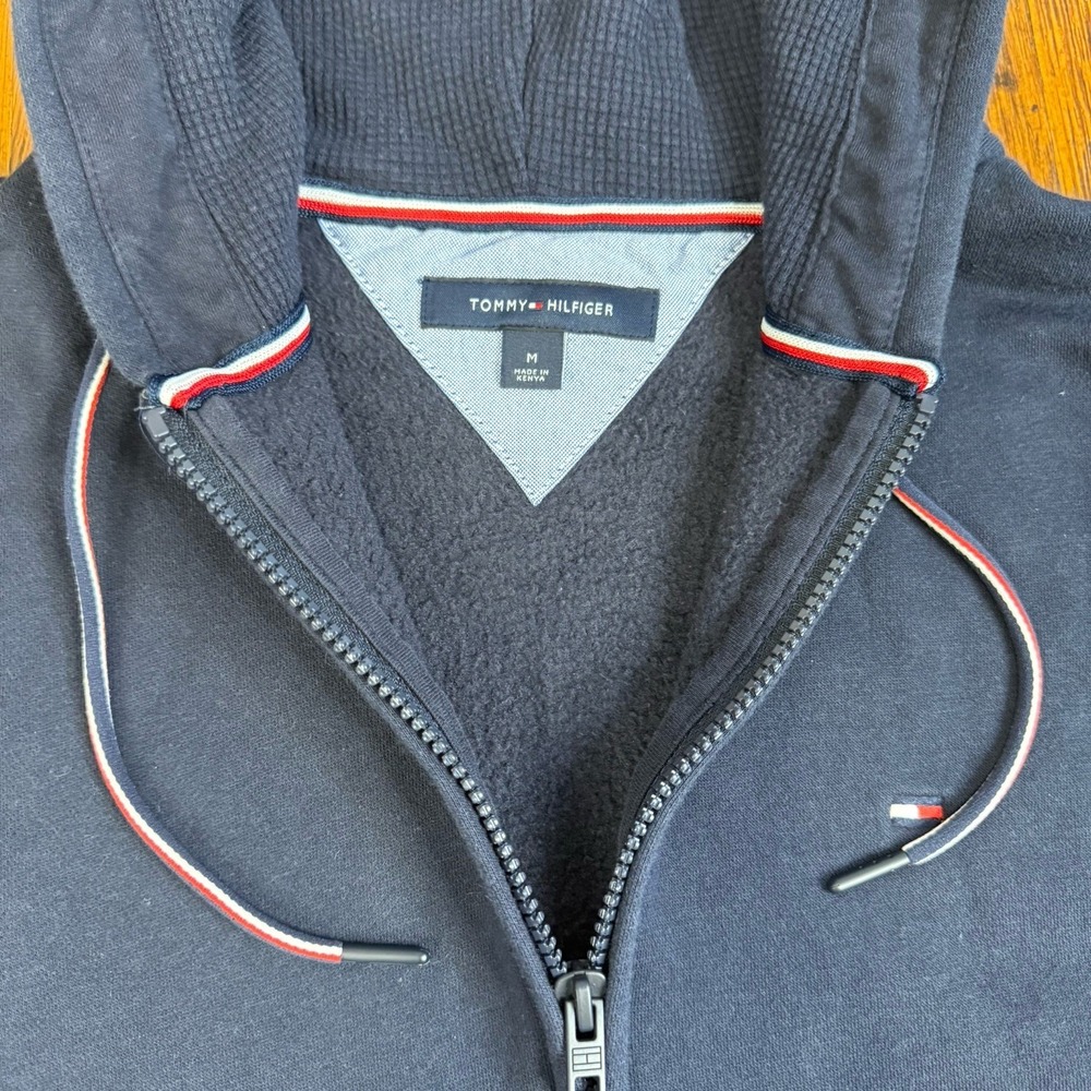 Men's Tommy Hilfer Zip Up Size Medium Navy Blue Long Sleeve Jacket with Hood - Picture 6 of 6
